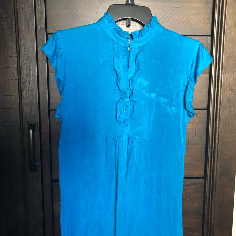 Turquoise sleeveless top